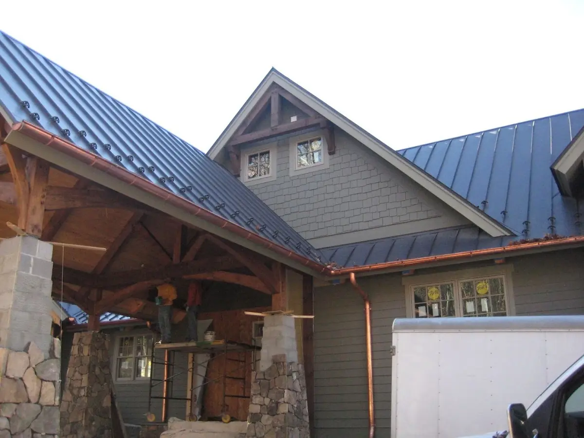 Craftsman Roofing team delivering quality roofing work in Loop